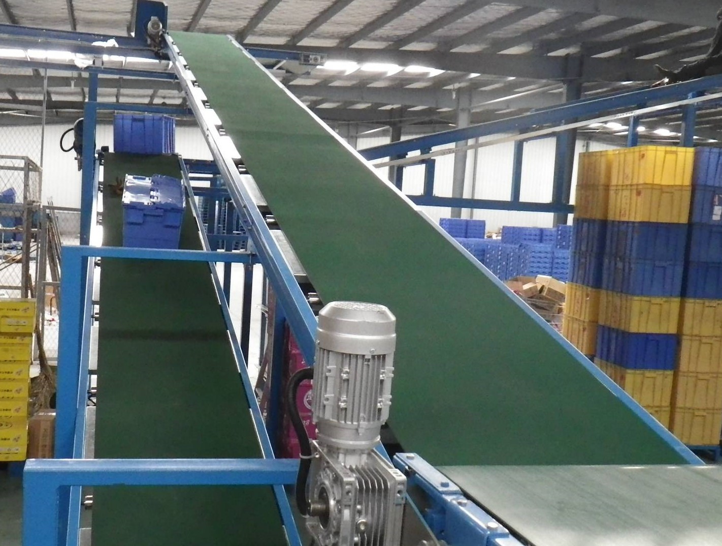 皮帶輸送機.jpg 皮帶輸送機.jpg